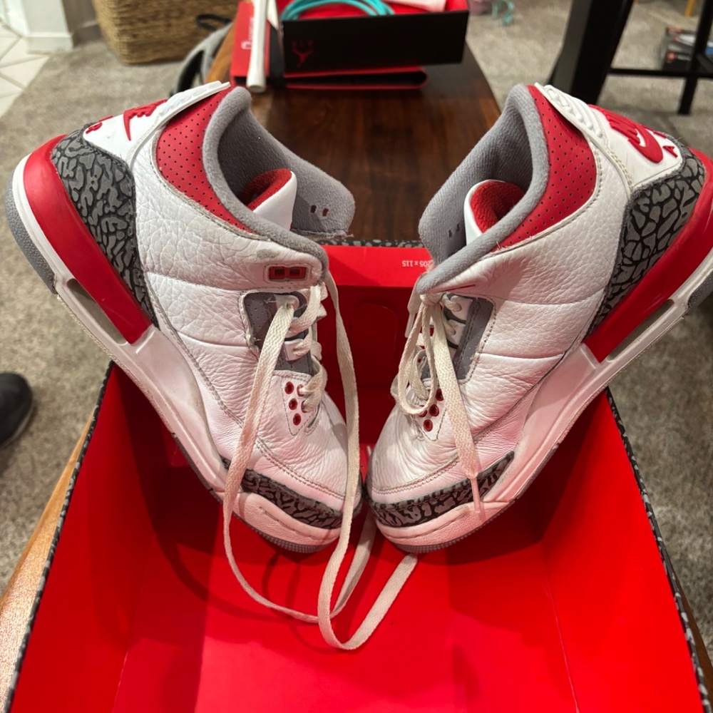 Nike Air Jordan 3 Retro - Picture 2 of 5